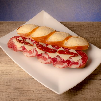 Sandwich Pain Bretzel Coppa Parmesan